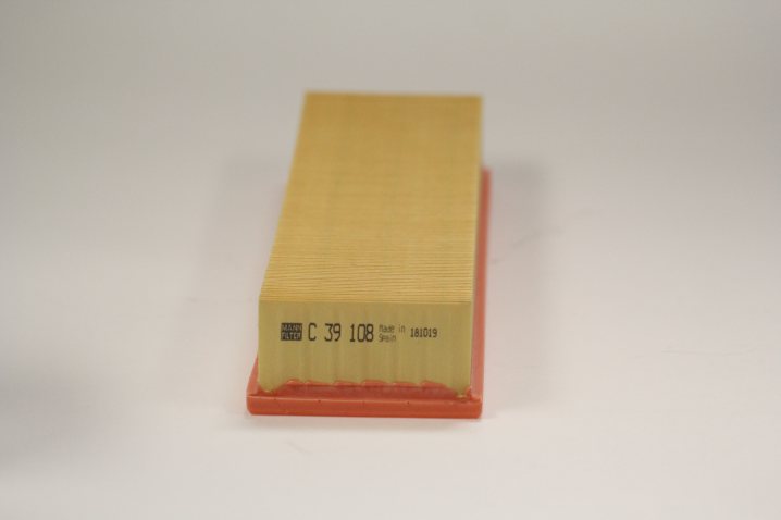 C 39 108 air filter element