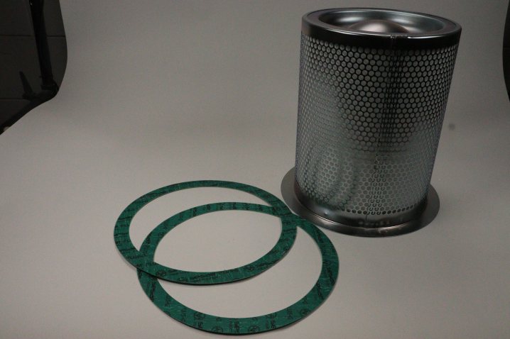 DB2108 Air separator including seal