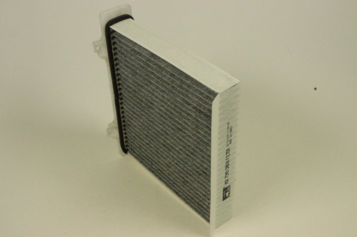 HCK7249 cabin air filter (activated carbon)