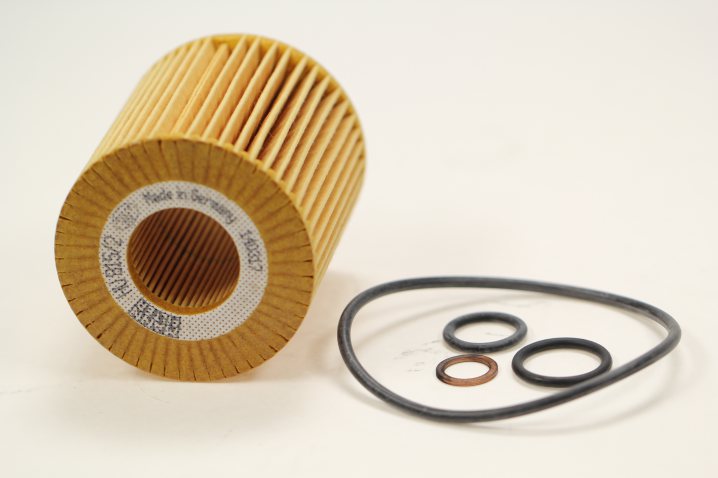 HU 815/2 x oil filter element (metal-free)