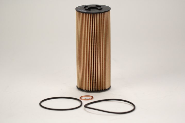 MLE1352 oil filter element (metal-free)