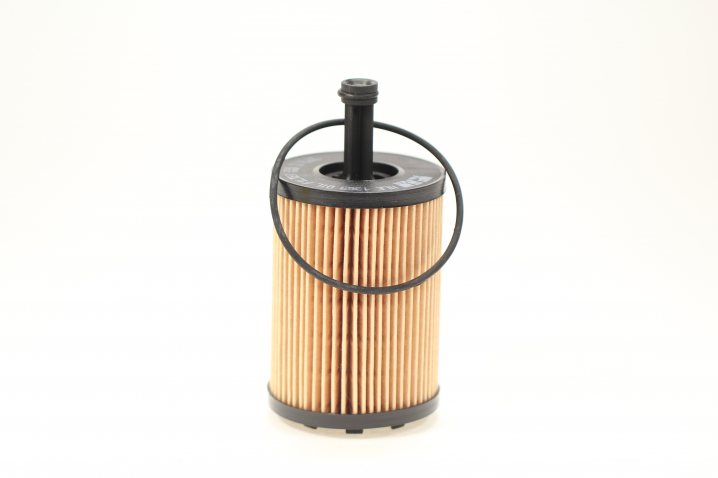 MLE1369 oil filter element (metal-free)