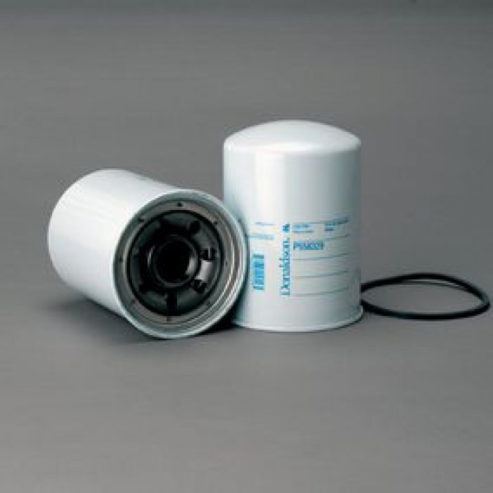 P558329 oil filter (spin-on)