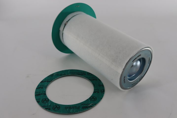 P782917 air/oil separator element