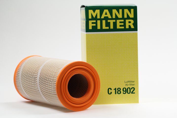 C 18 902 air filter element