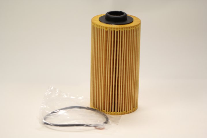 HU 938/4 x oil filter element (metal-free)