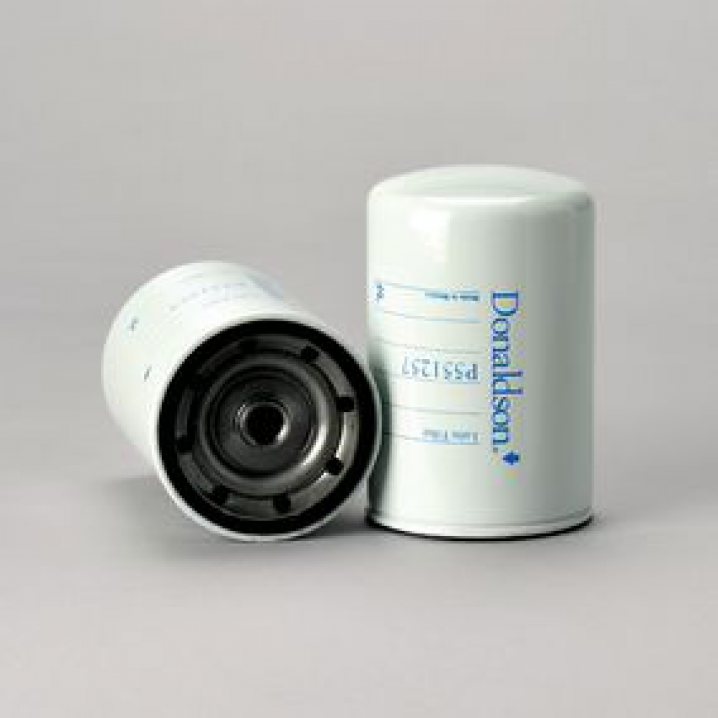 P551257 oil filter (spin-on)