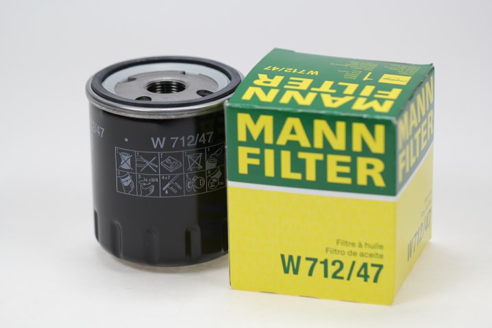 W 712/47 oil filter (spin-on)
