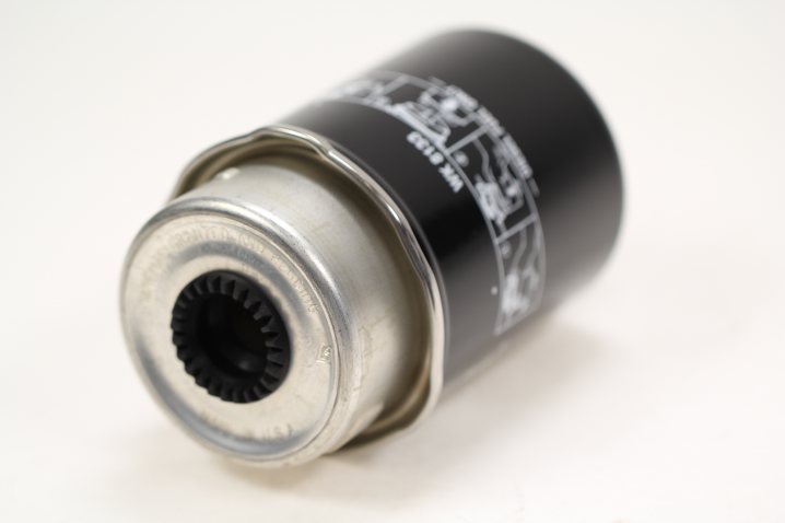 WK 8133 fuel filter spin-on